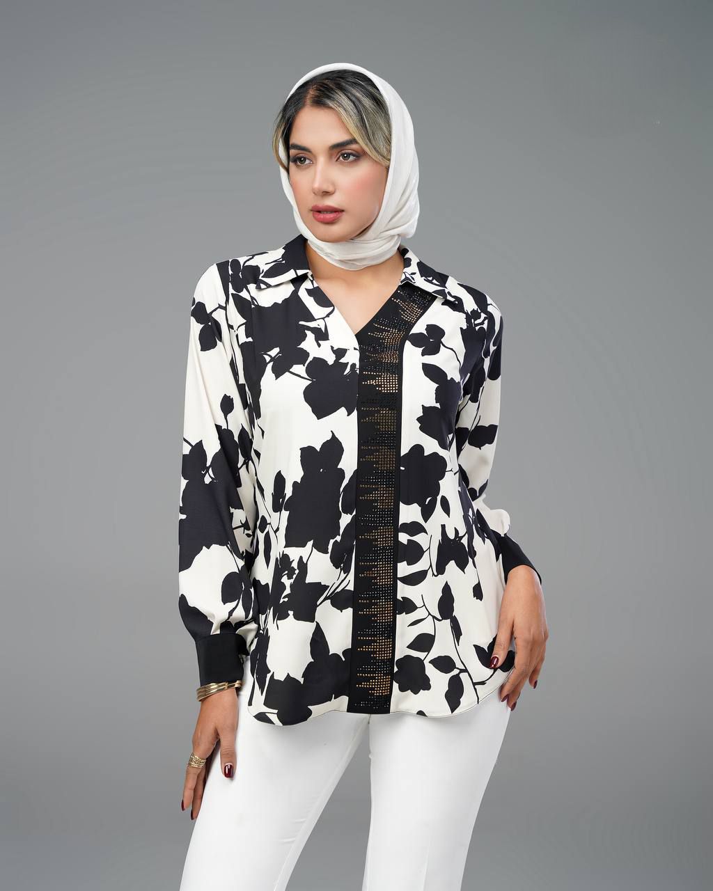 IMG_20260223_122307_286 شومیز مجلسی جلو بسته نگین خور - Image 1